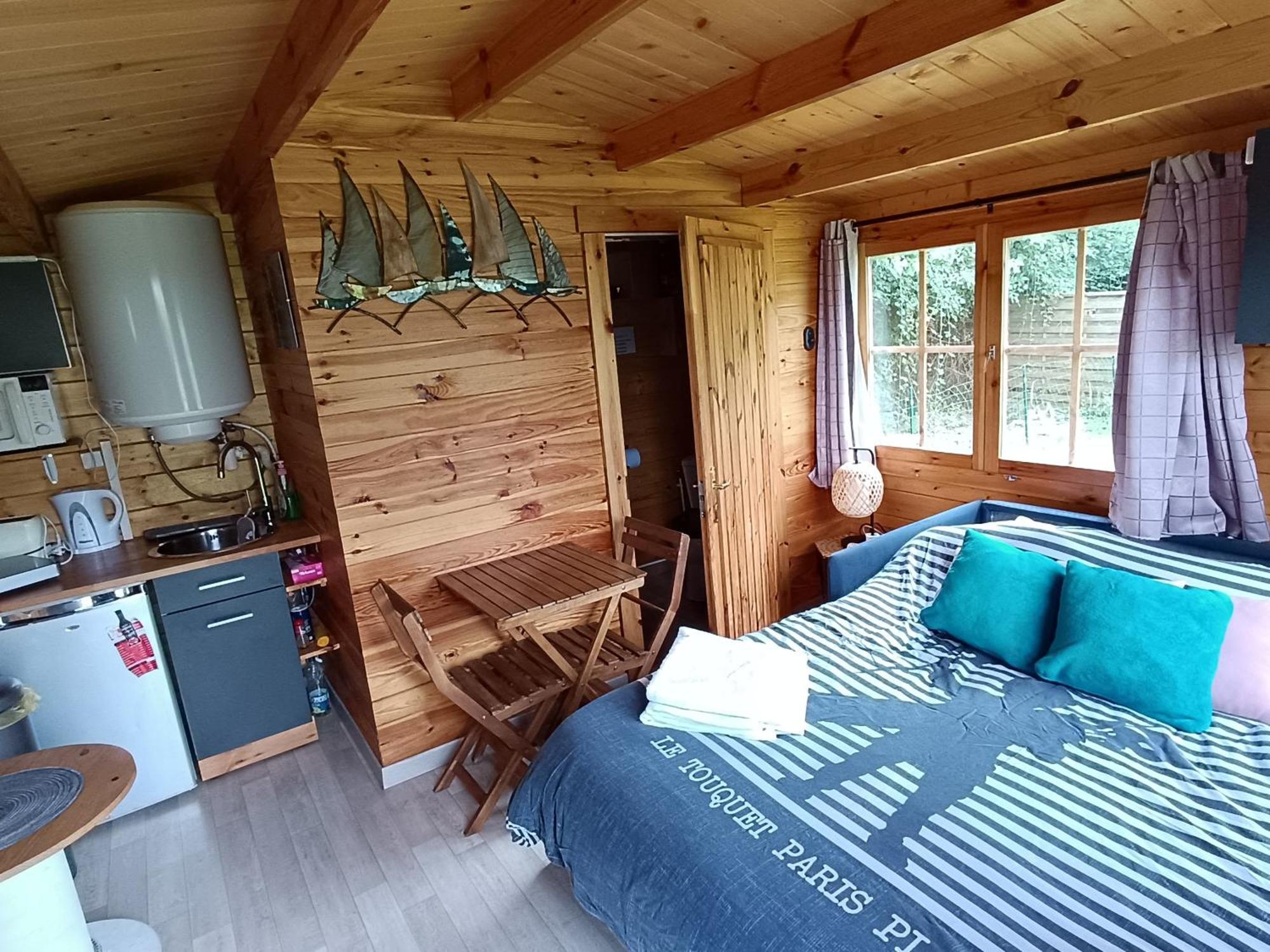 Gite Les Chalets Du Fliers Verton Meubles De Tourisme Classes 2 Etoiles Berck 객실 사진